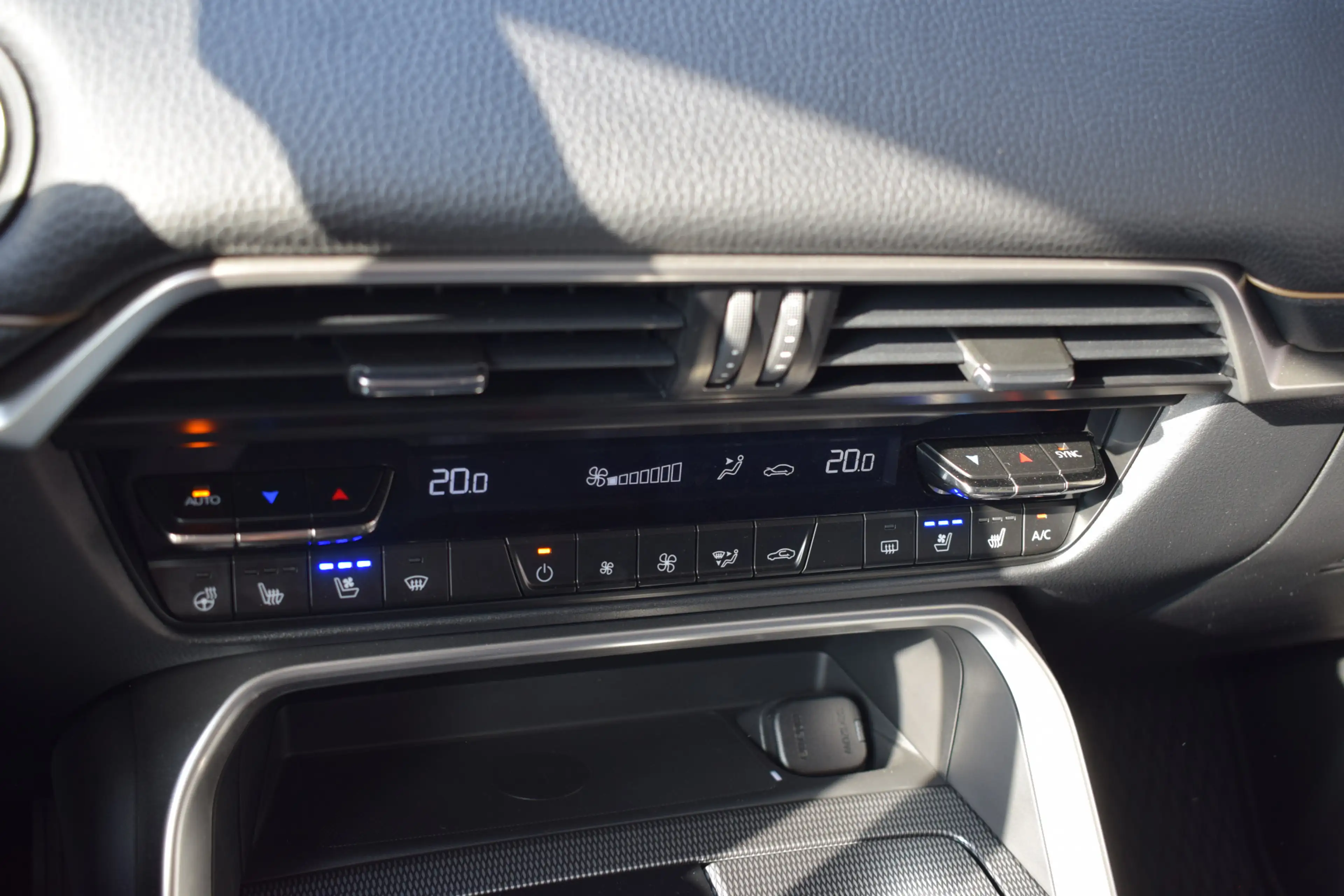 Mazda CX-60 2.5 e-SkyActiv PHEV Homura Plus - wegklapbare trek — photo 10