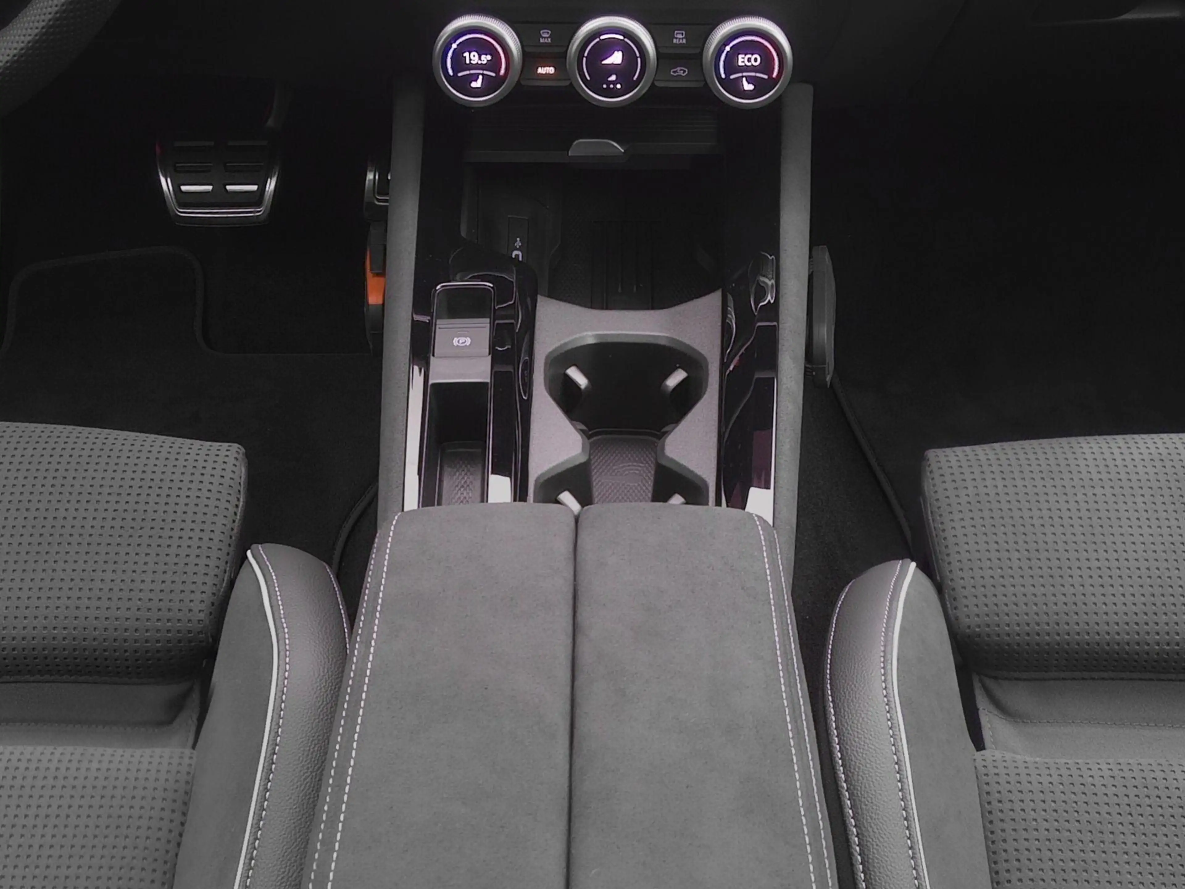 Skoda Superb Combi 1.5 TSI 204pk PHEV Sportline Business | Pano — photo 9