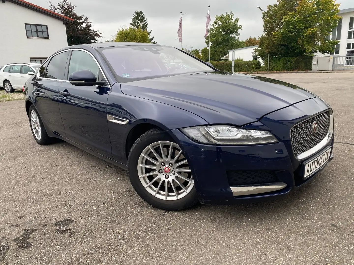 Jaguar XF Portfolio Blau - 2