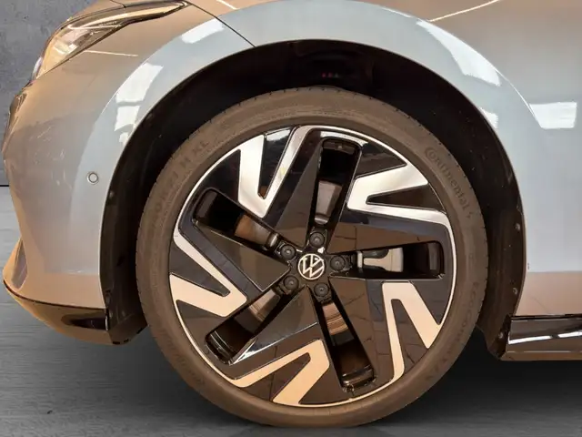 Volkswagen ID.7 view 4