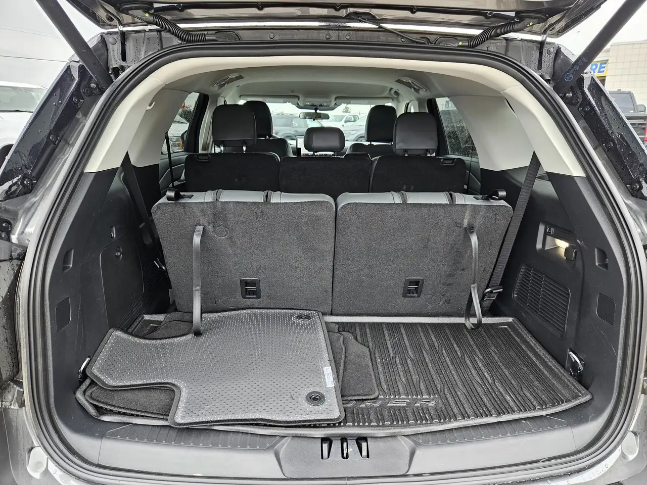 Ford Explorer снимка Ford Explorer