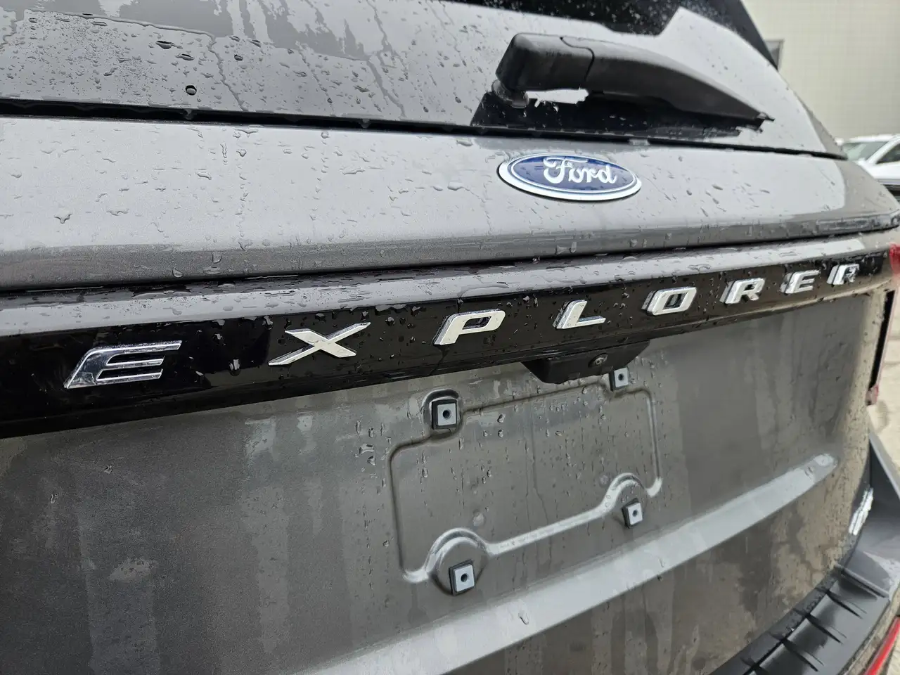 Ford Explorer снимка Ford Explorer