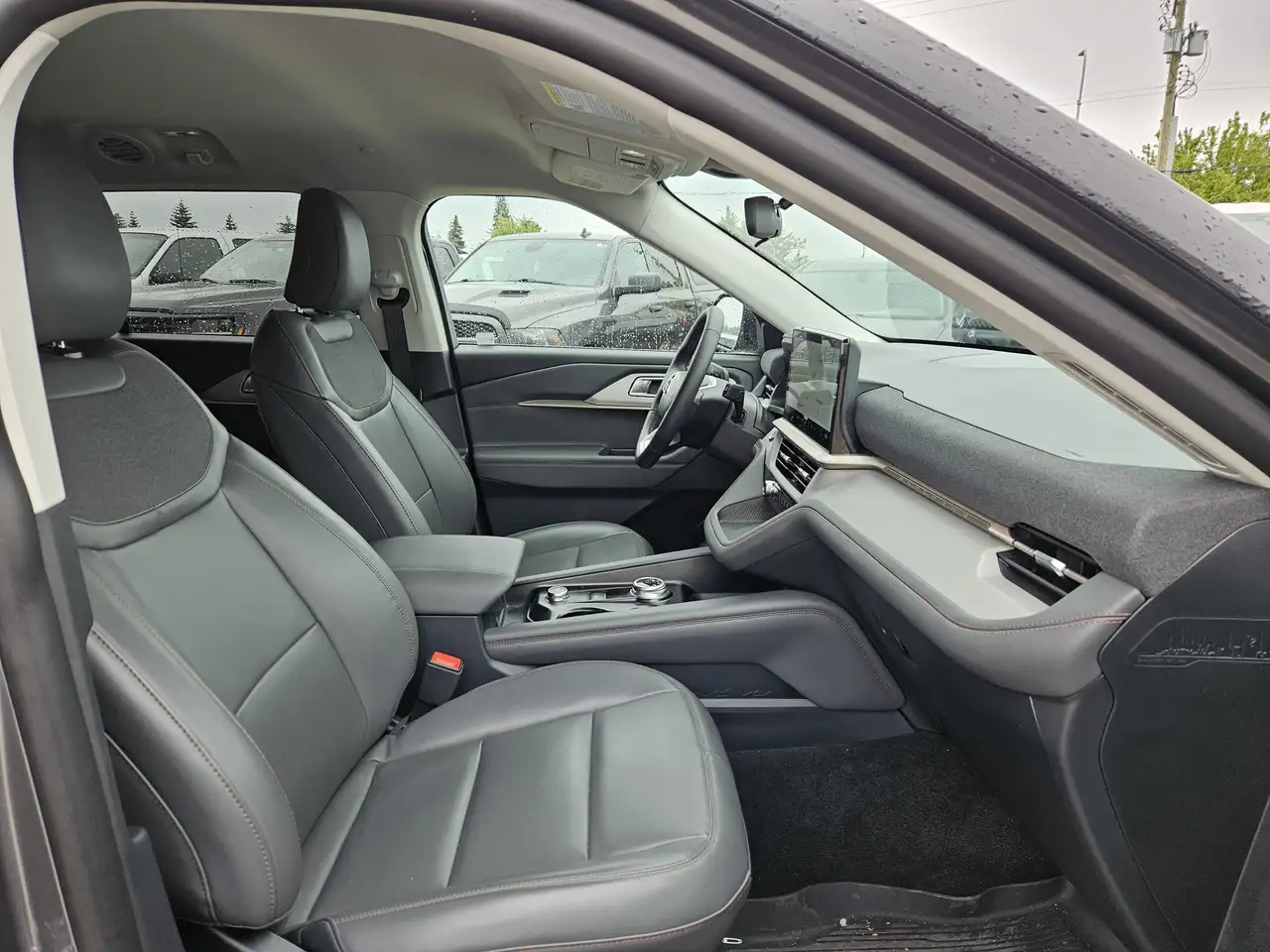 Ford Explorer снимка Ford Explorer