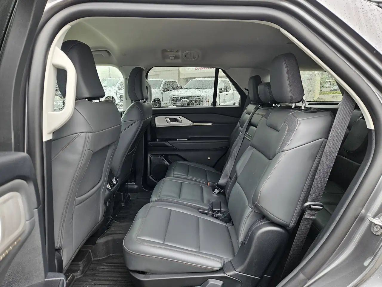 Ford Explorer снимка Ford Explorer
