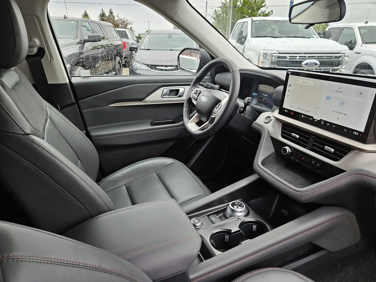 Ford Explorer снимка Ford Explorer