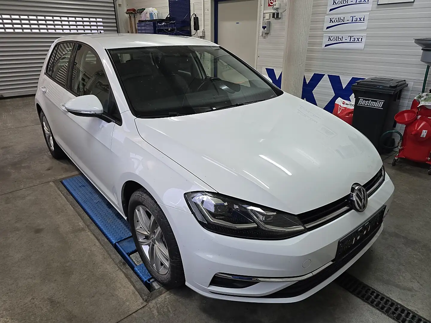 Volkswagen Golf 2,0 TDI Comfortline DSG Blanc - 1