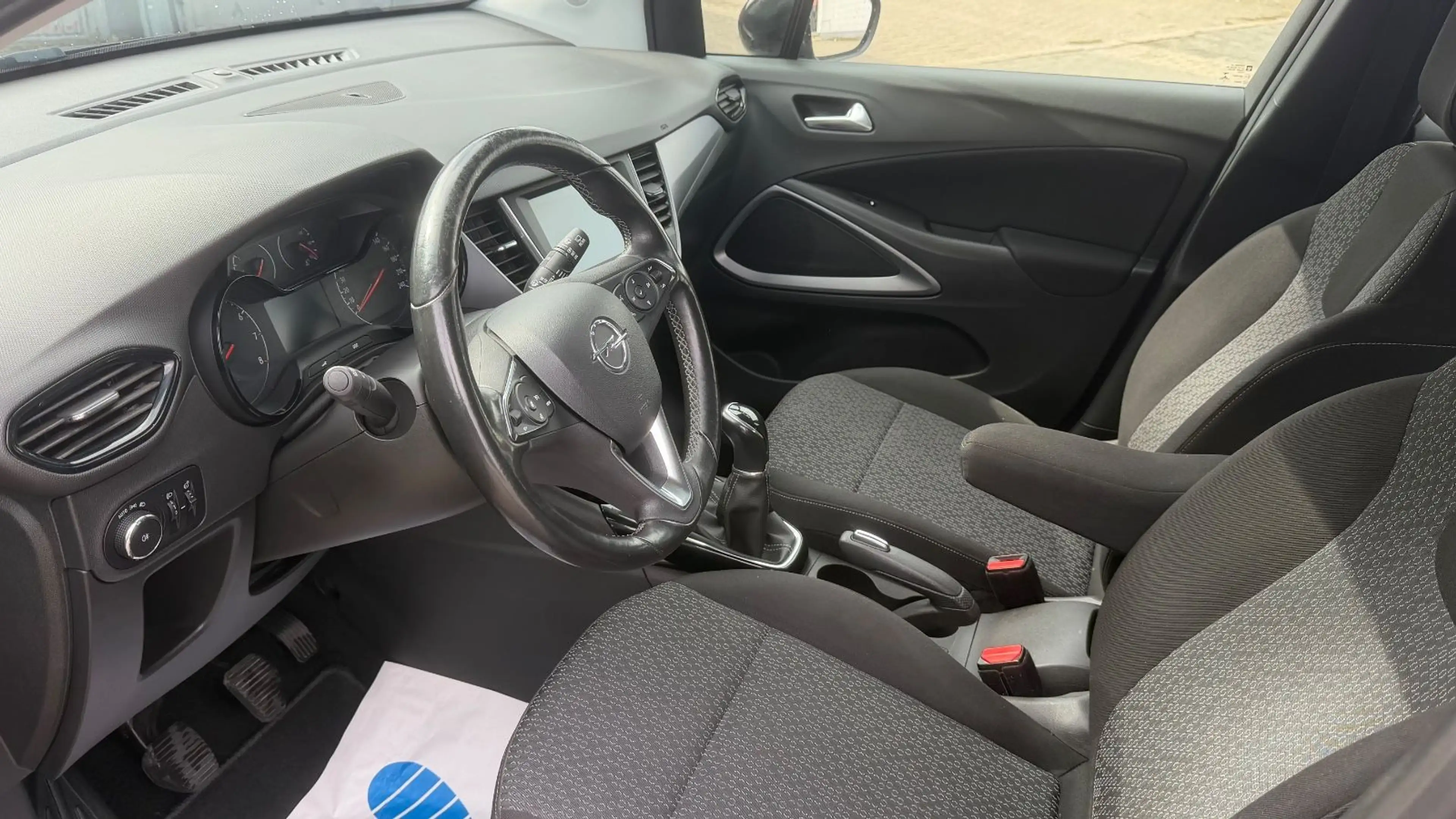 Opel Crossland X — photo 13