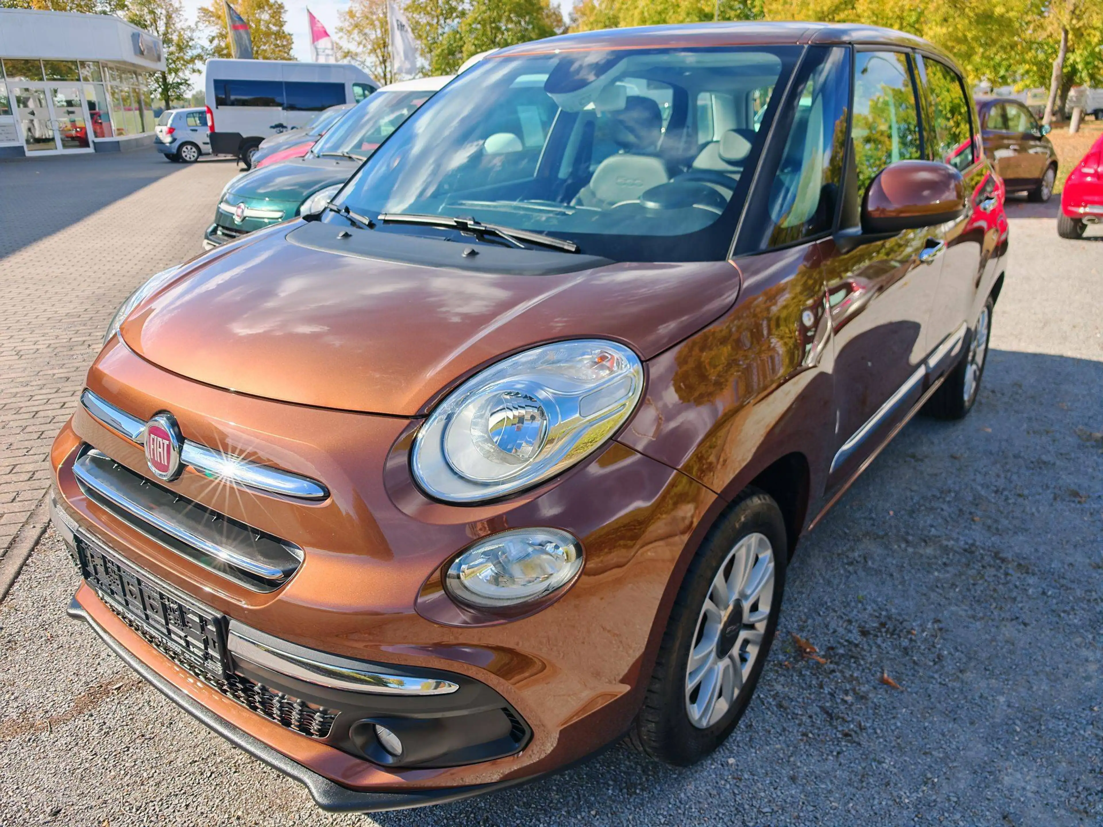 Fiat 500L Urban Lounge 1.4 T-Jet 16V Navi-Glasdach-AHK-Kamera — photo 3