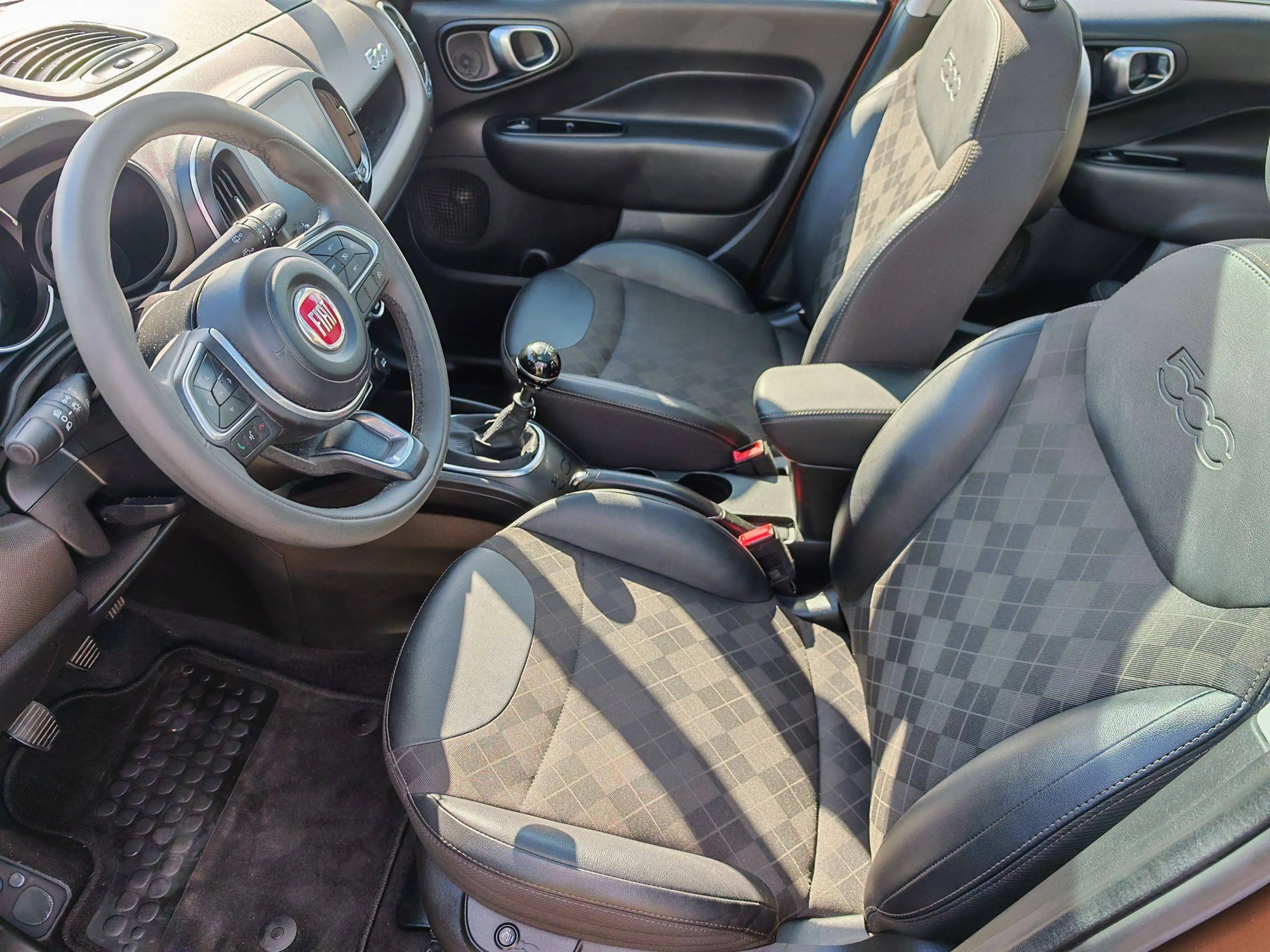 Fiat 500L Urban Lounge 1.4 T-Jet 16V Navi-Glasdach-AHK-Kamera — photo 7