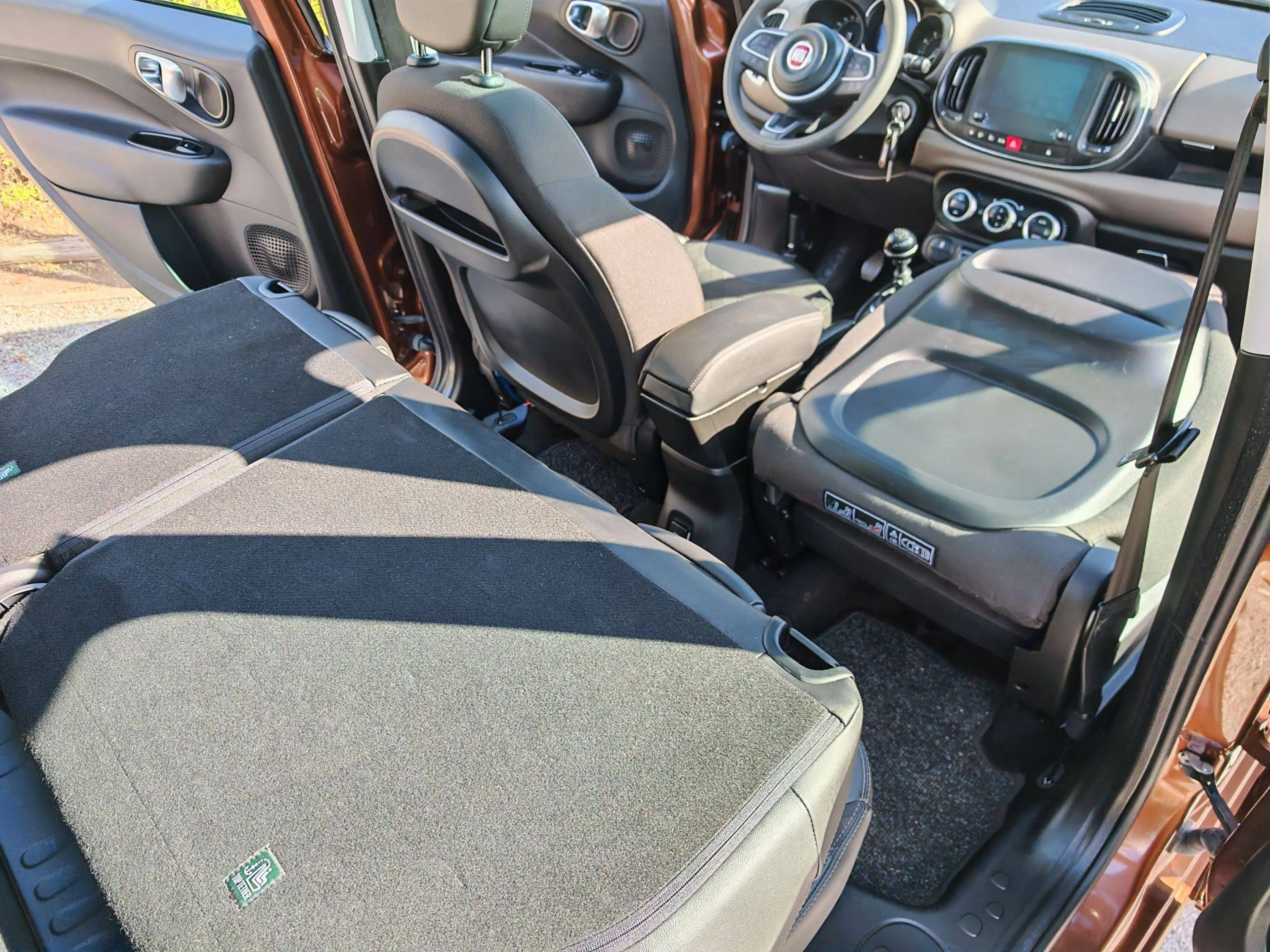Fiat 500L Urban Lounge 1.4 T-Jet 16V Navi-Glasdach-AHK-Kamera — photo 11
