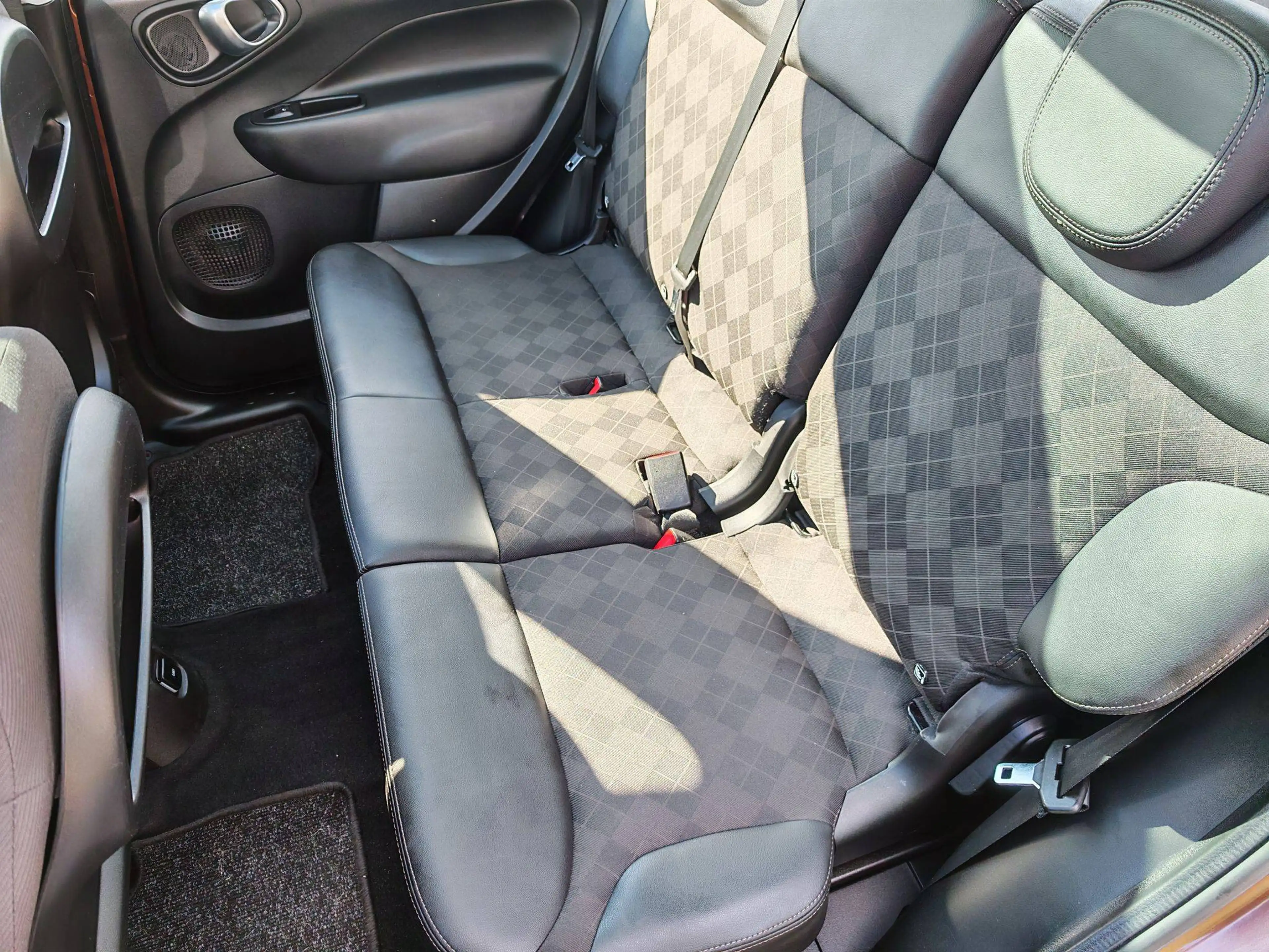 Fiat 500L Urban Lounge 1.4 T-Jet 16V Navi-Glasdach-AHK-Kamera — photo 8