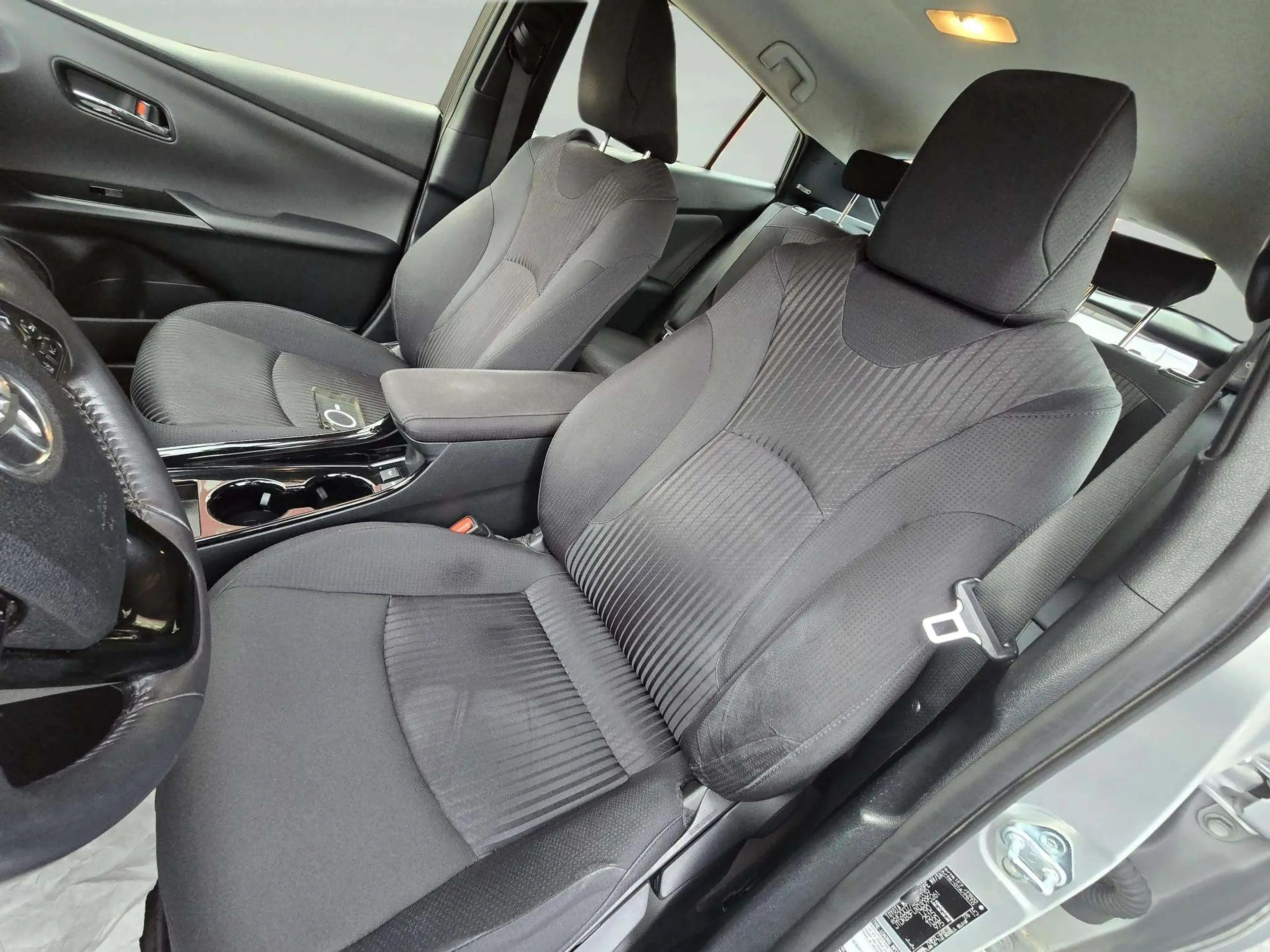 Toyota Prius Prius HEV  COMFORT — photo 15