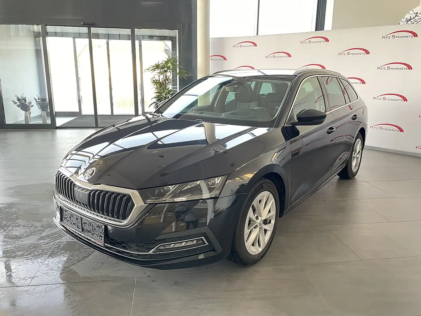 Skoda Octavia Combi 2,0 TDI Style DSG, Head Up, elektr. Sitze Schwarz - 1