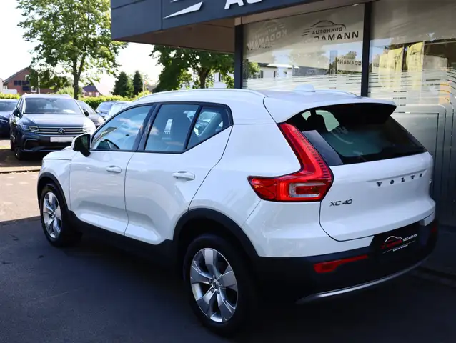 Volvo XC40 view 7