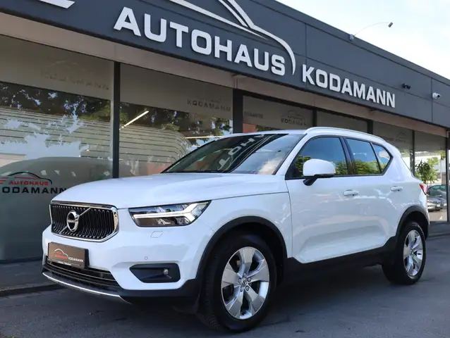 Volvo XC40 view 6