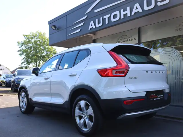 Volvo XC40 view 8