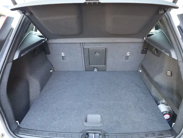 Volvo XC40 view 10