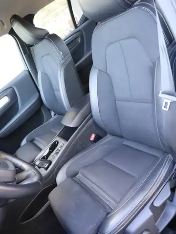 Volvo XC40 view 13