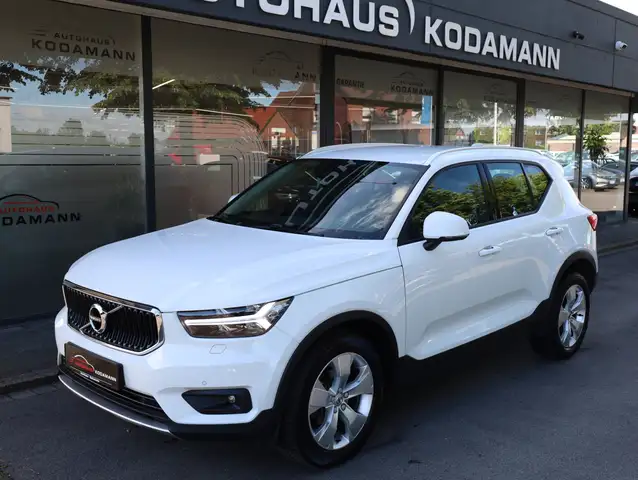 Volvo XC40 view 5