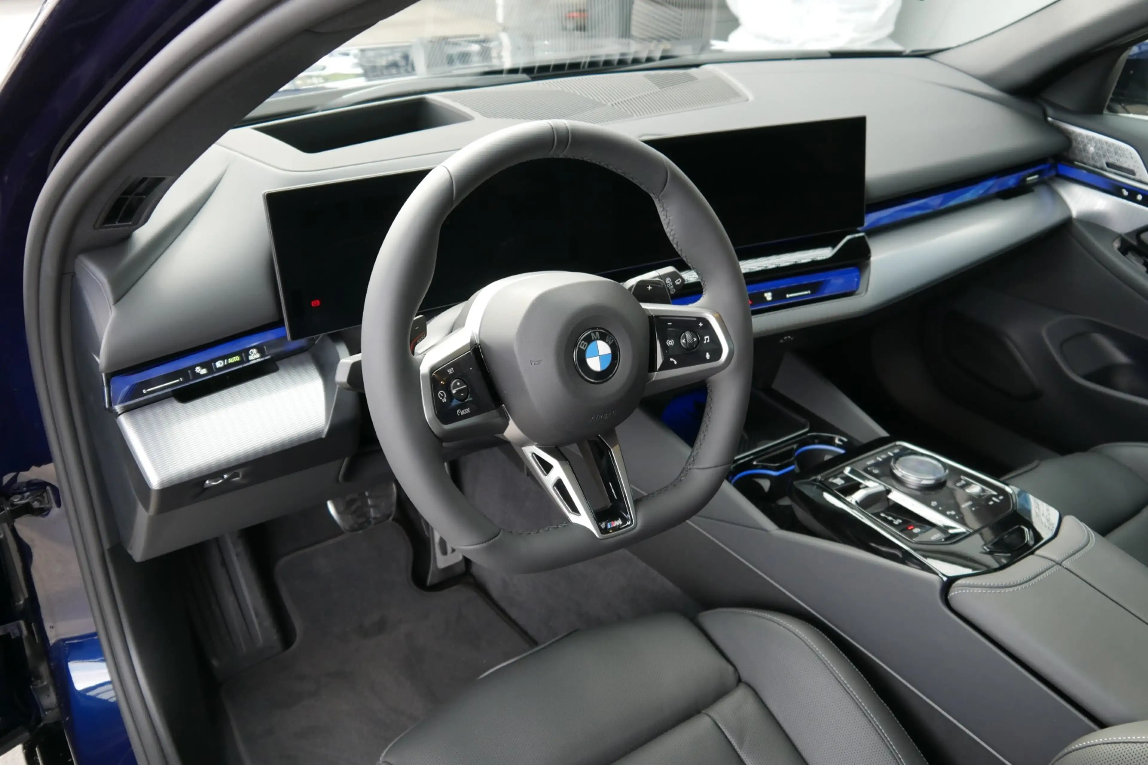 BMW 540 d xDrive *M-Paket Pro/AHK/Pano/M-Sitz/Innovationspaket/Comfort Paket/Sitzlüftung* — photo 11