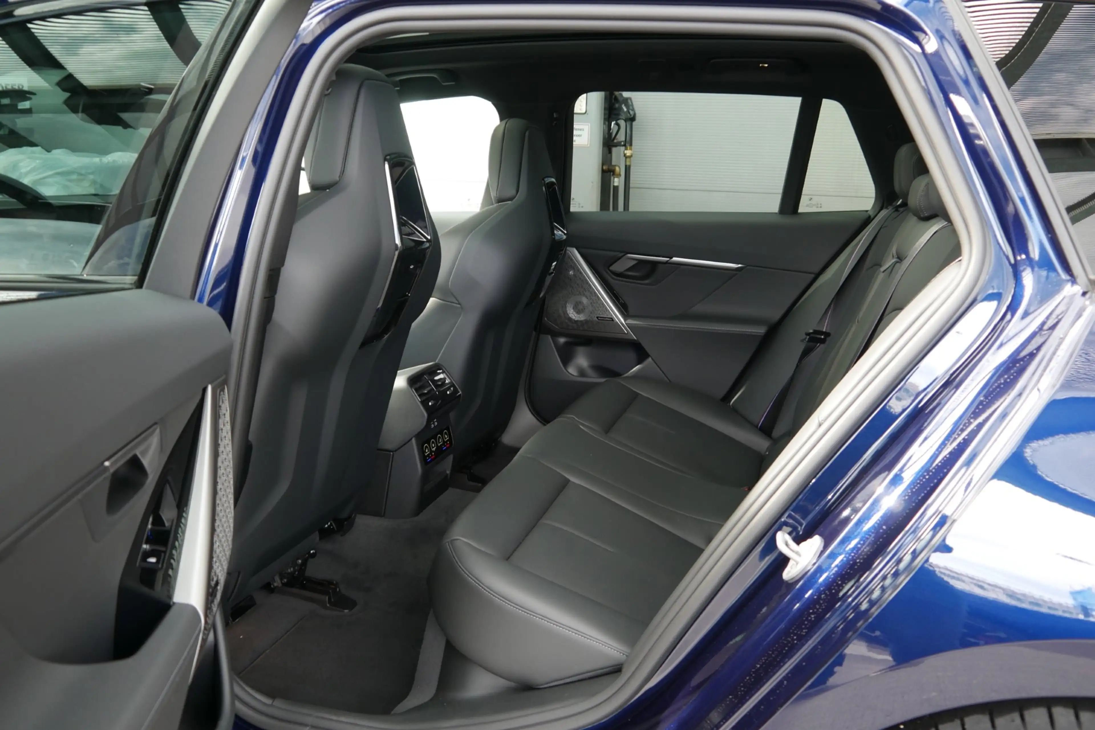 BMW 540 d xDrive *M-Paket Pro/AHK/Pano/M-Sitz/Innovationspaket/Comfort Paket/Sitzlüftung* — photo 5