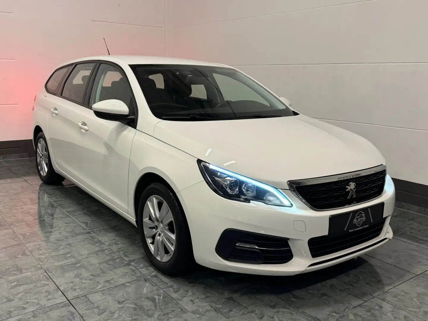 Peugeot 308 SW Active*1.hd*SZH*PDC*Navi Weiß - 1