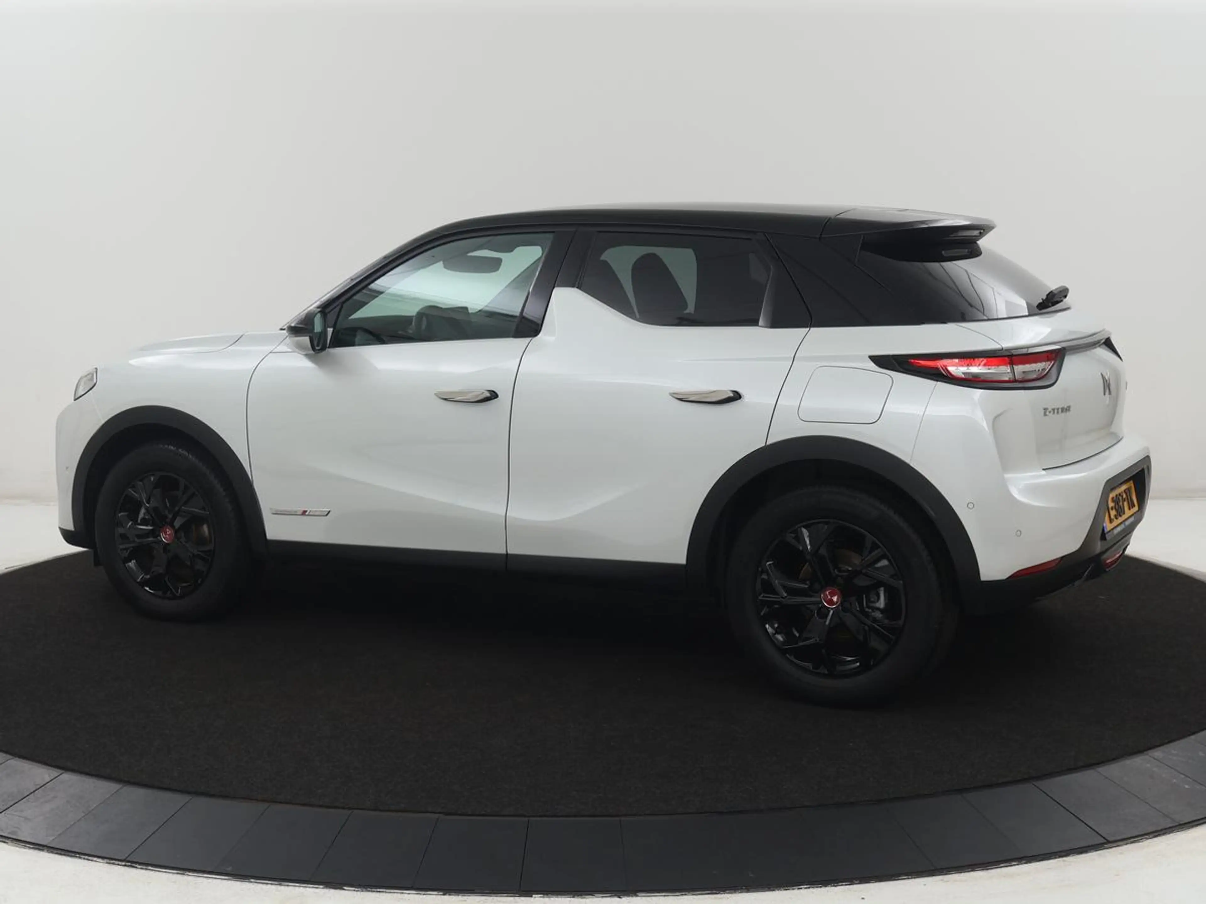 DS Automobiles DS 3 Crossback E-Tense Performance Line 50 kWh | SOH 91.2% | Carp — photo 2
