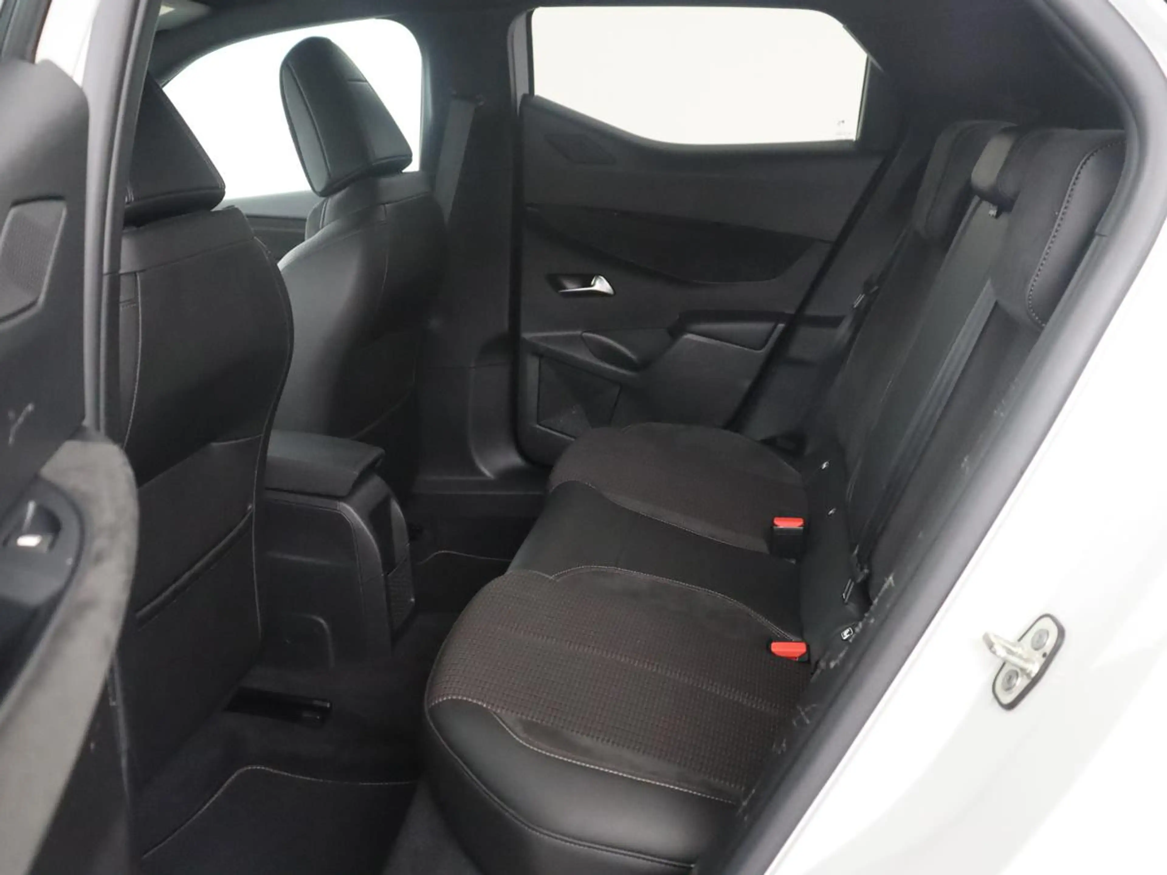DS Automobiles DS 3 Crossback E-Tense Performance Line 50 kWh | SOH 91.2% | Carp — photo 6