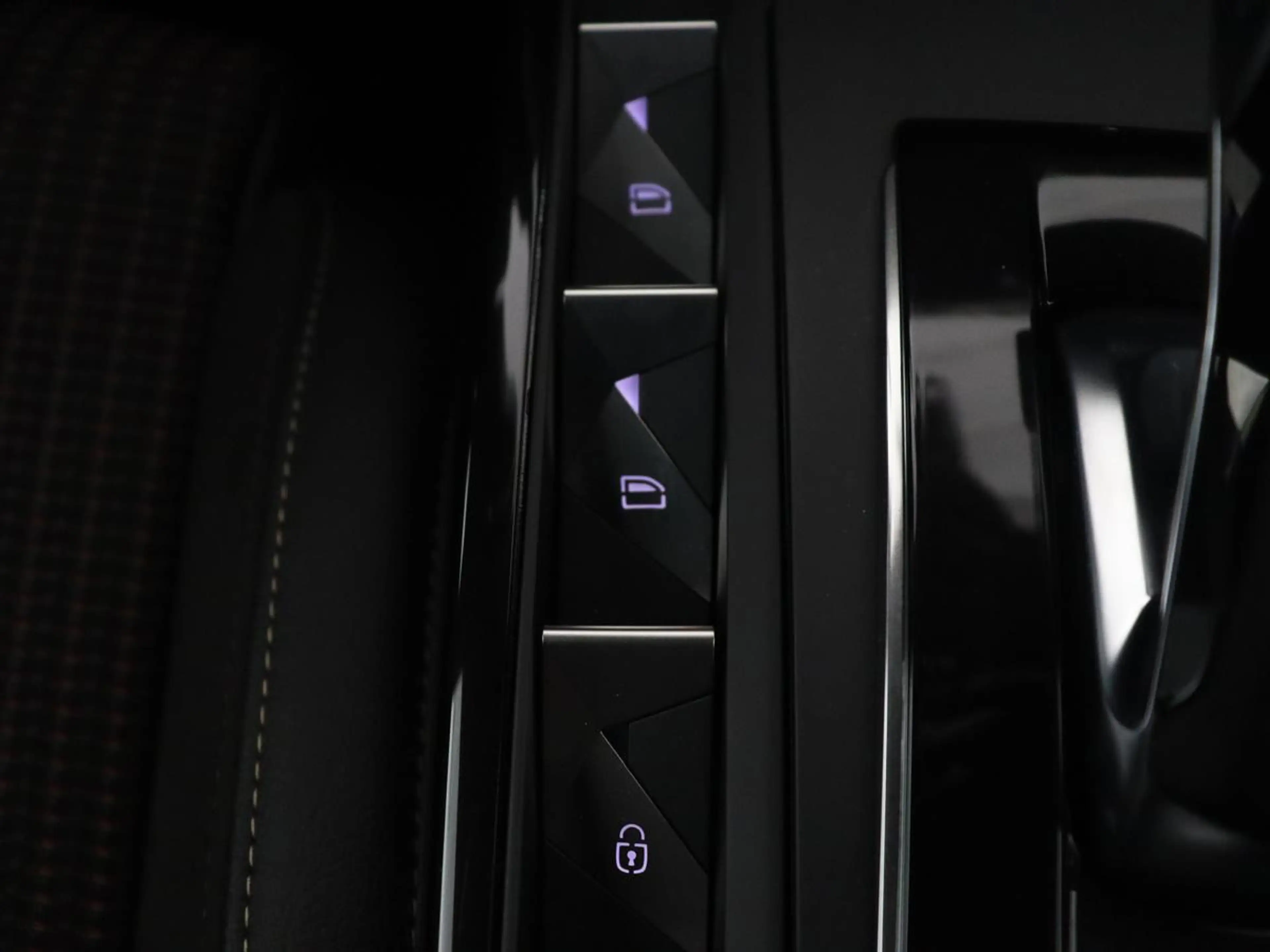 DS Automobiles DS 3 Crossback E-Tense Performance Line 50 kWh | SOH 91.2% | Carp — photo 37