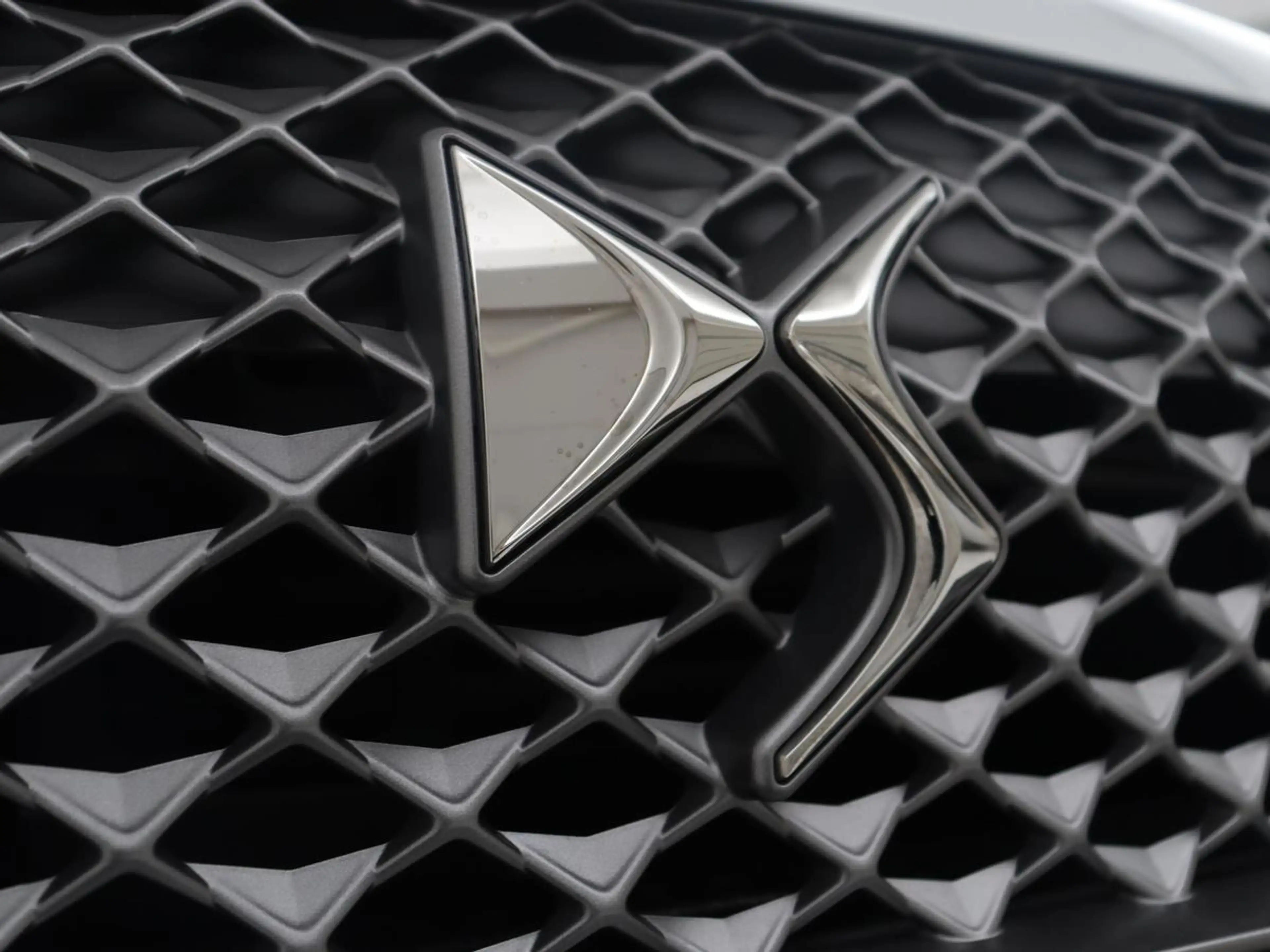 DS Automobiles DS 3 Crossback E-Tense Performance Line 50 kWh | SOH 91.2% | Carp — photo 33