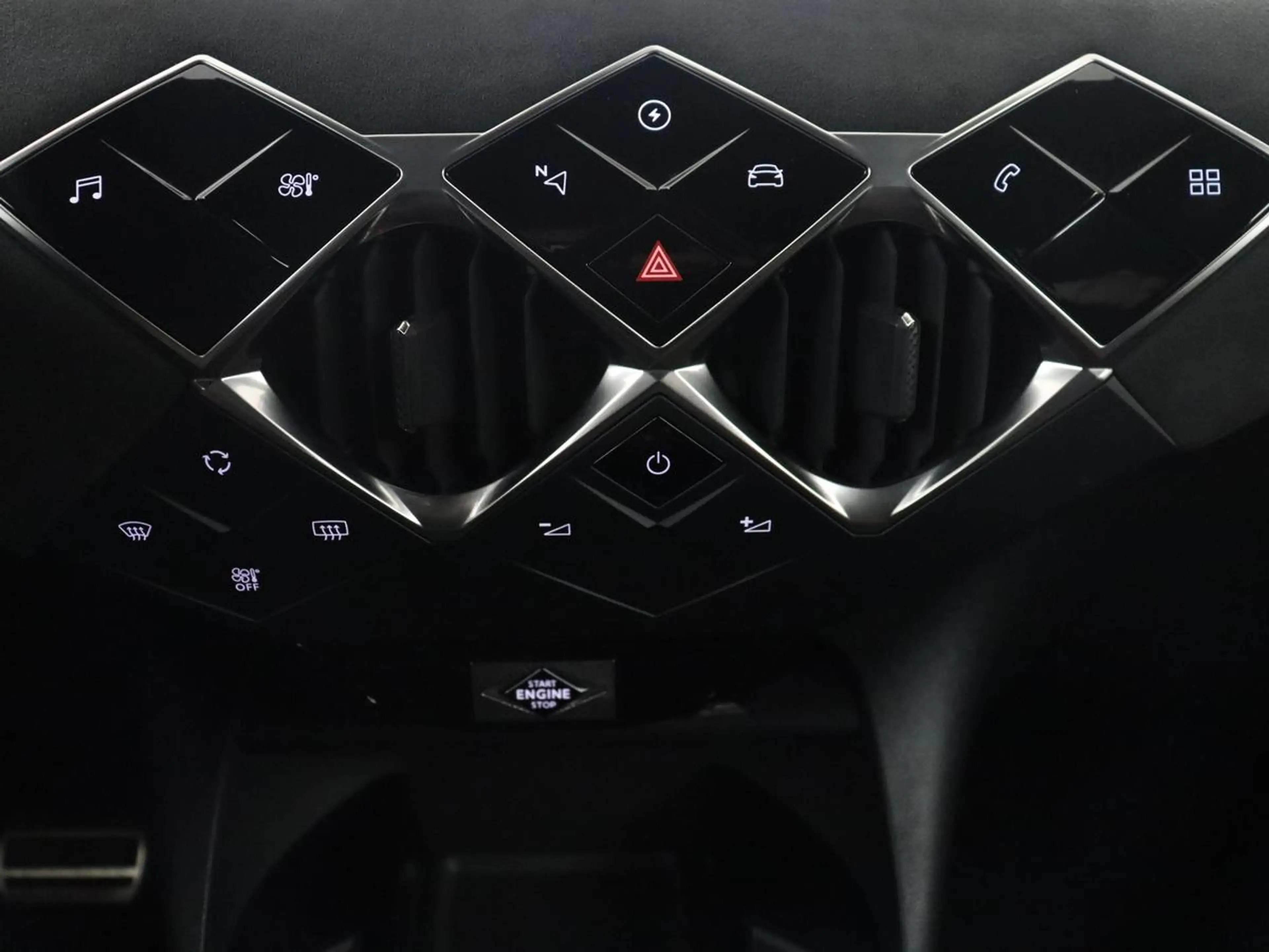 DS Automobiles DS 3 Crossback E-Tense Performance Line 50 kWh | SOH 91.2% | Carp — photo 31