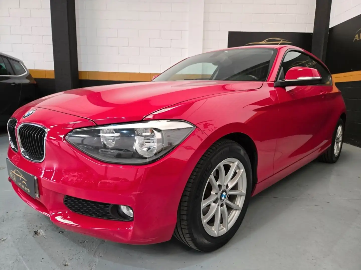 BMW 116 116d Rot - 1