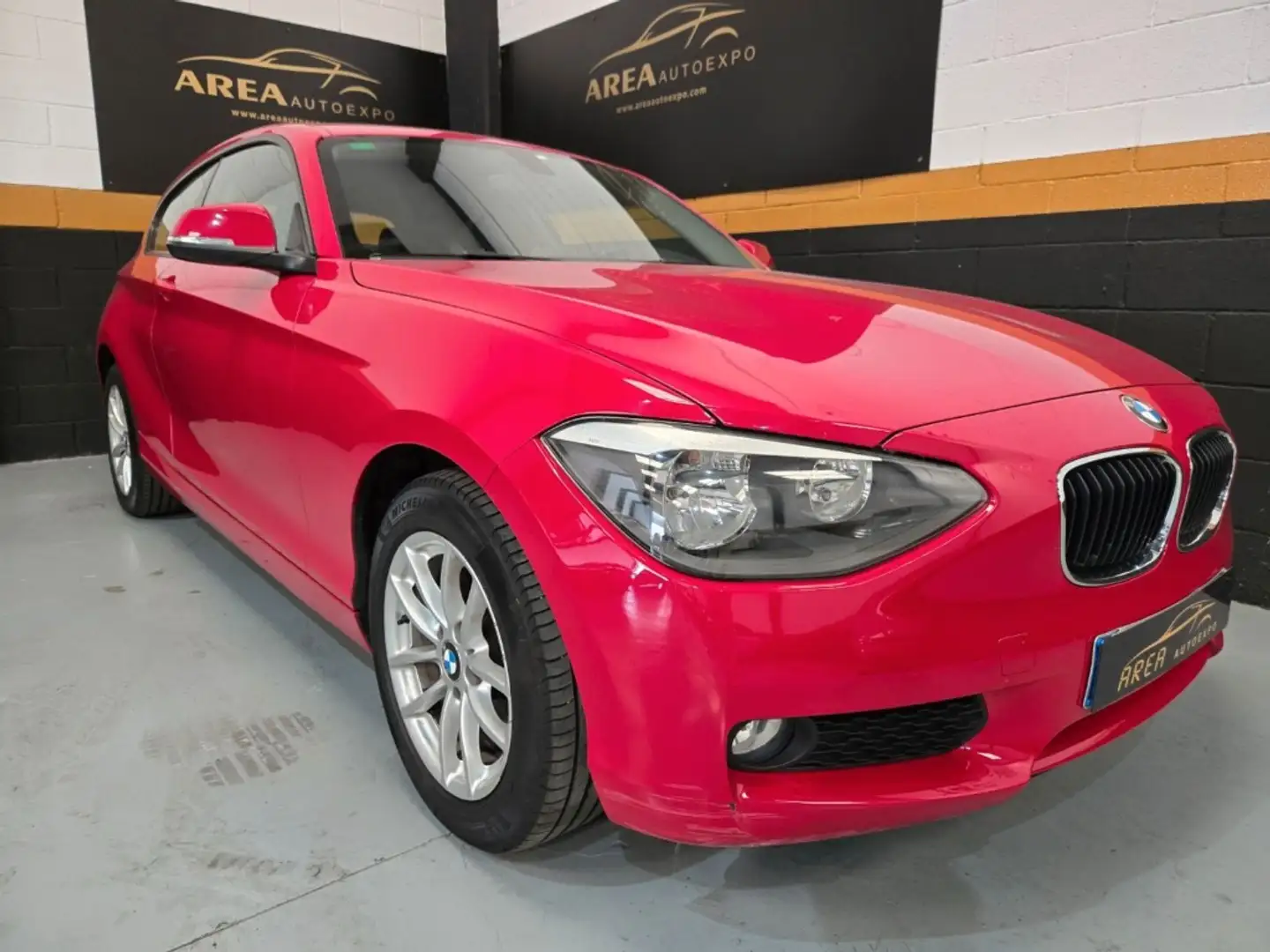 BMW 116 116d Rot - 2