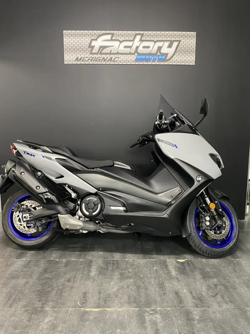 Yamaha TMAX 560 Gris - 1