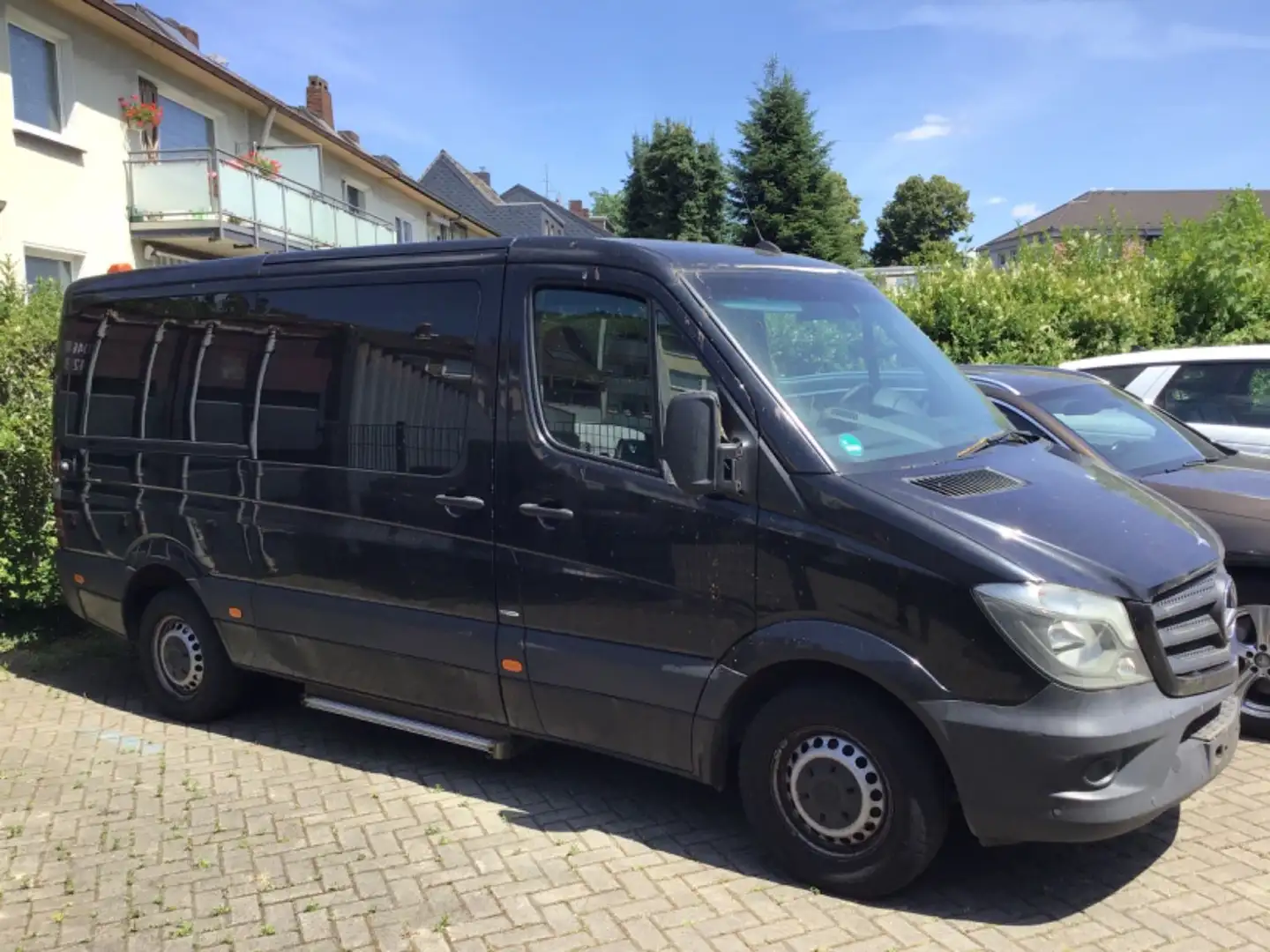 Mercedes-Benz Sprinter Aut.~Behindertengerechter Umbau~9 Sitze Schwarz - 1