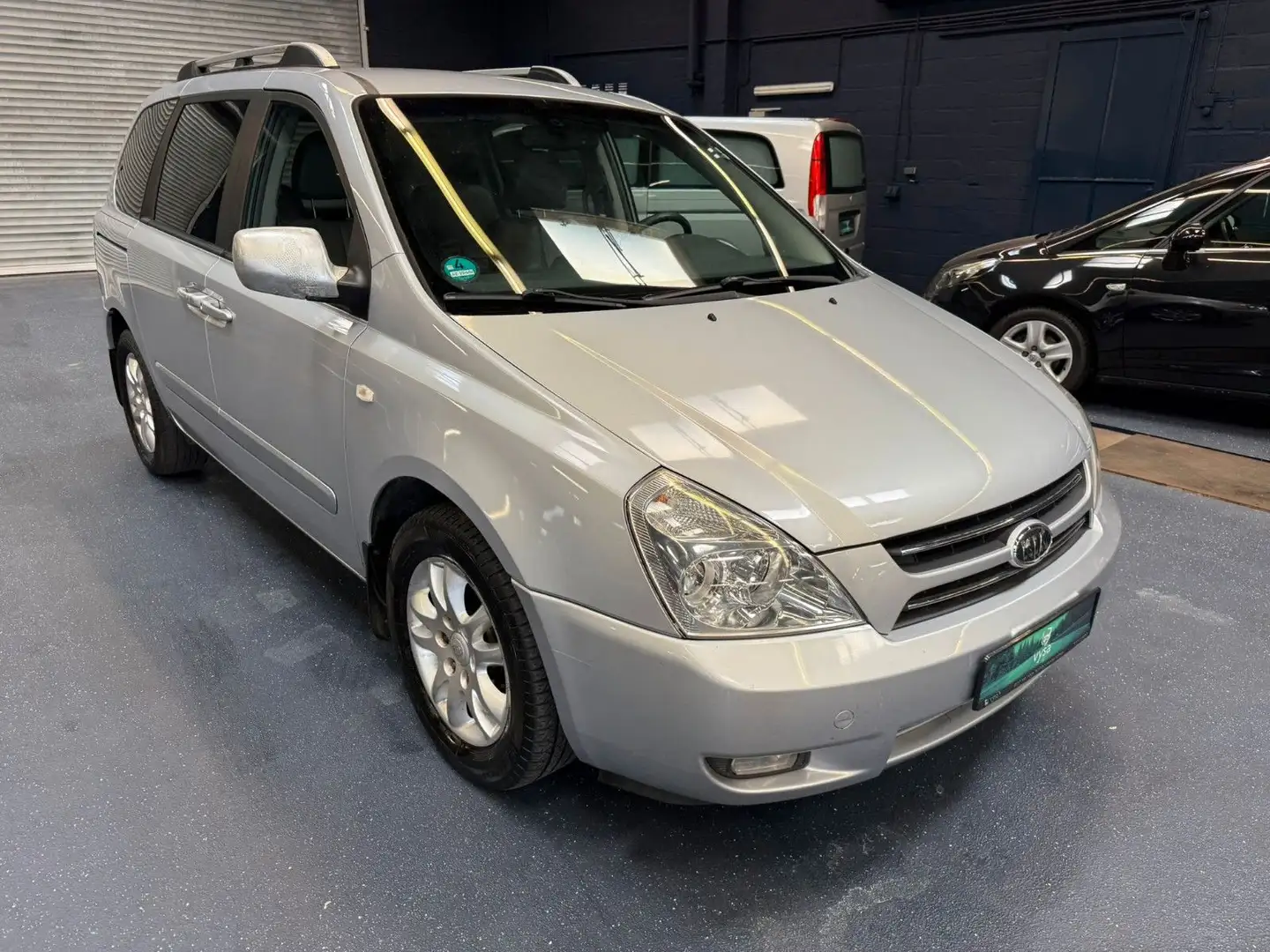Kia Carnival 2.9 CRDi VGT EX TÜV NEU SERVICE NEU AHK Silber - 1