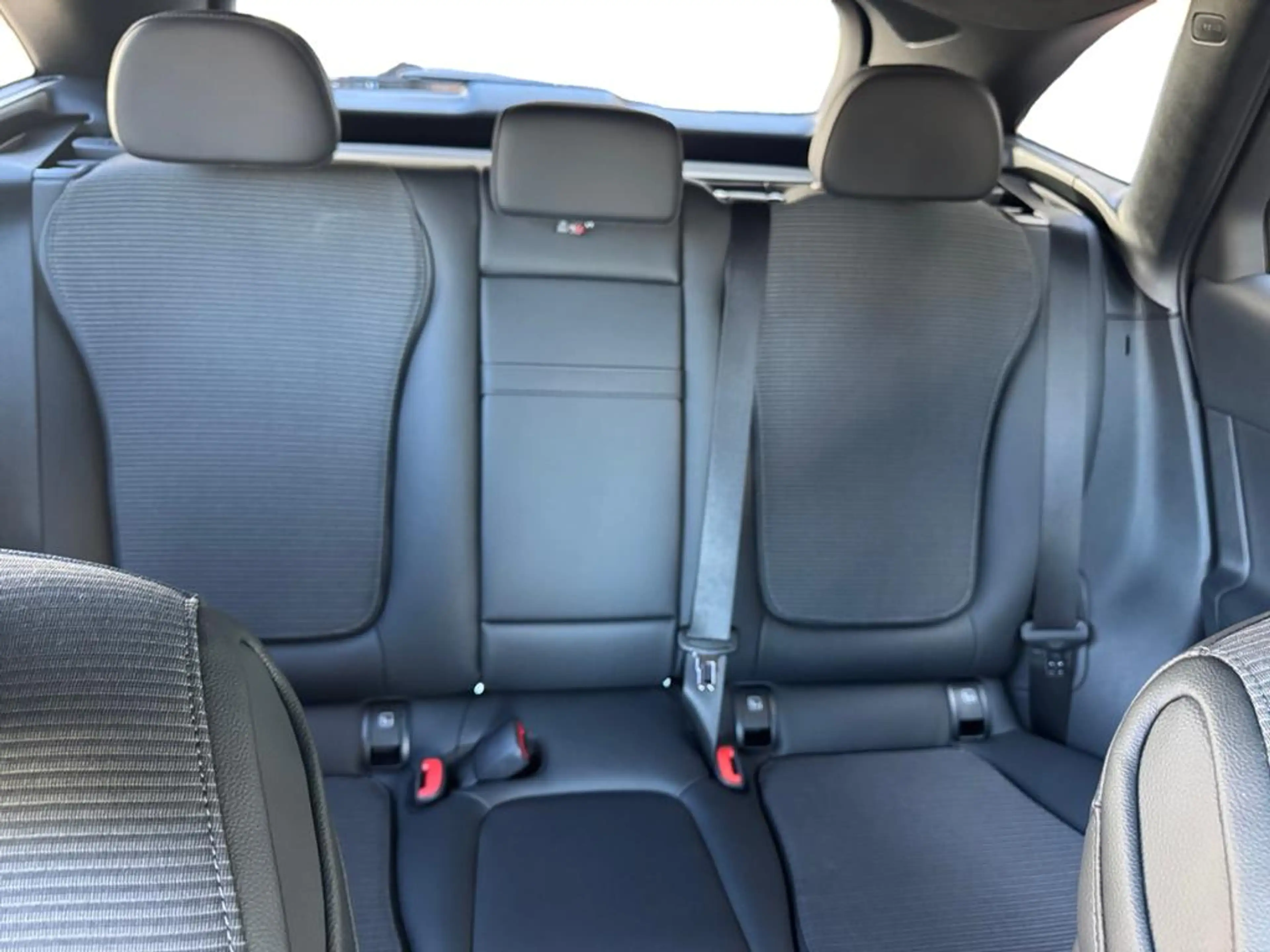 Mercedes-Benz GLC 200 4MATIC Avantgarde+MBUX+AHK+Wide+360+Cam — photo 11