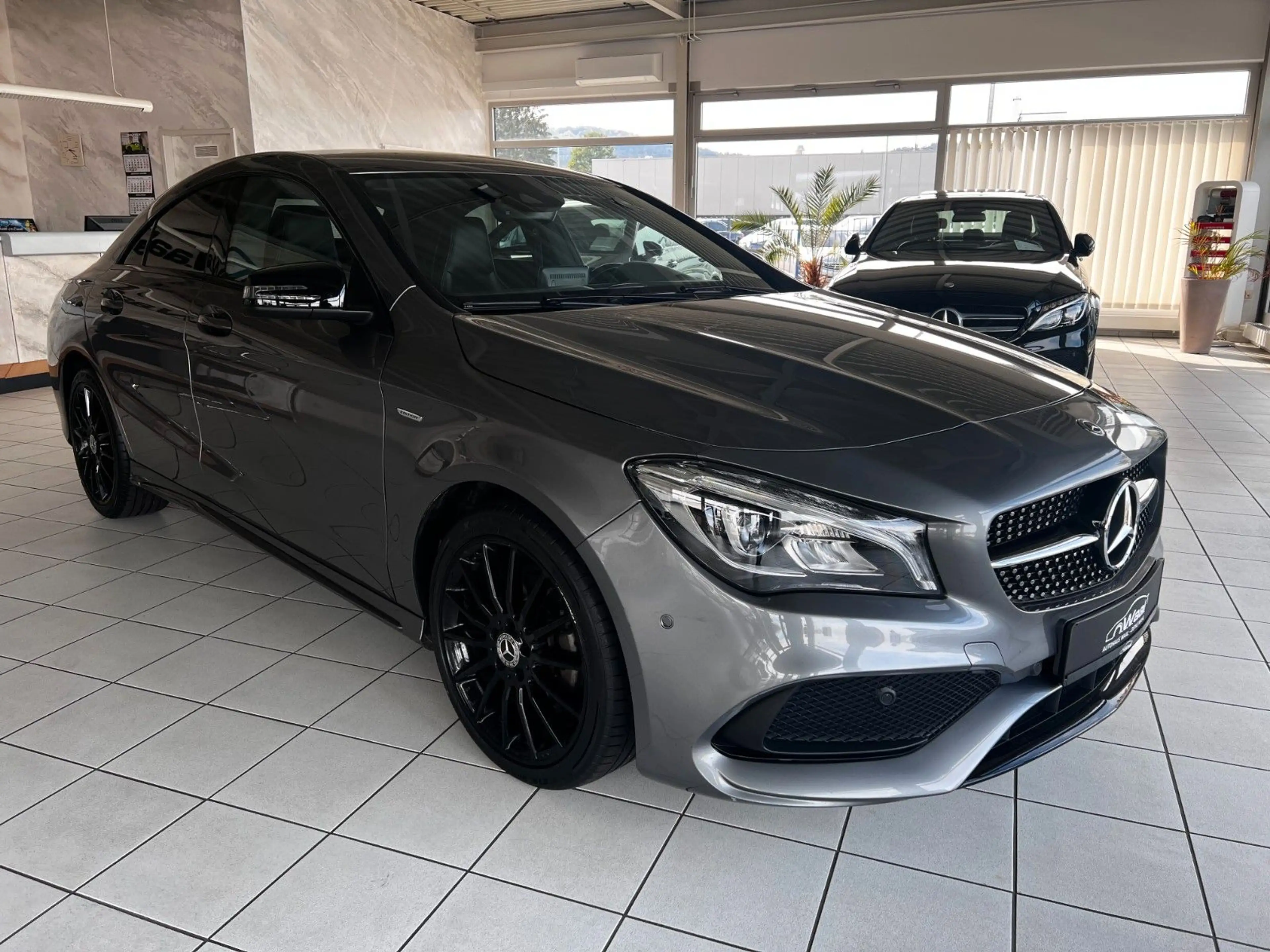 Mercedes-Benz CLA 220 d UrbanStyle Edition/AMG-Sport Coup — photo 3