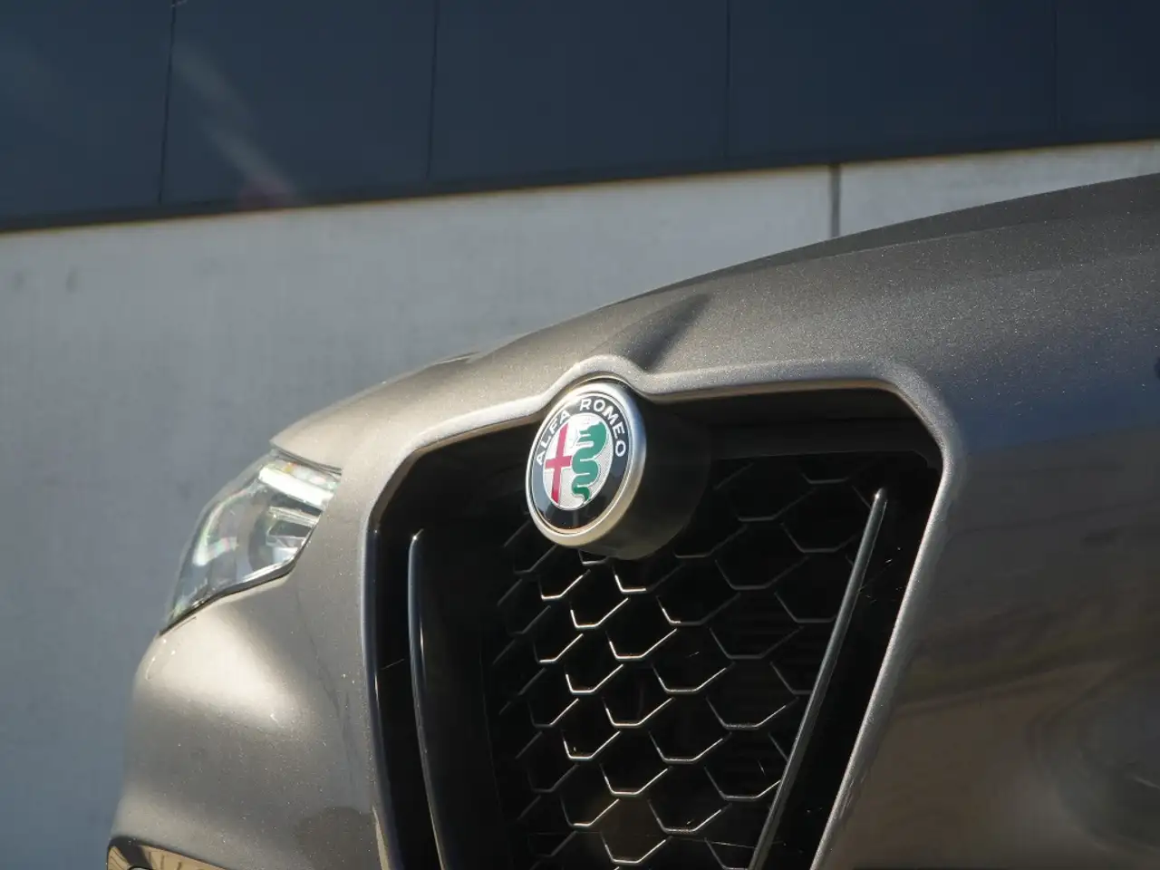 Alfa Romeo Stelvio 2023 — фото 7