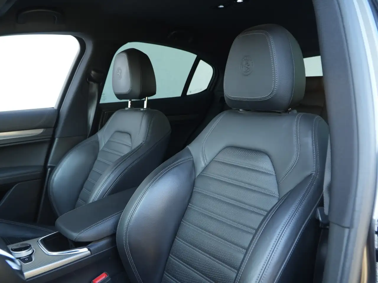 Alfa Romeo Stelvio 2023