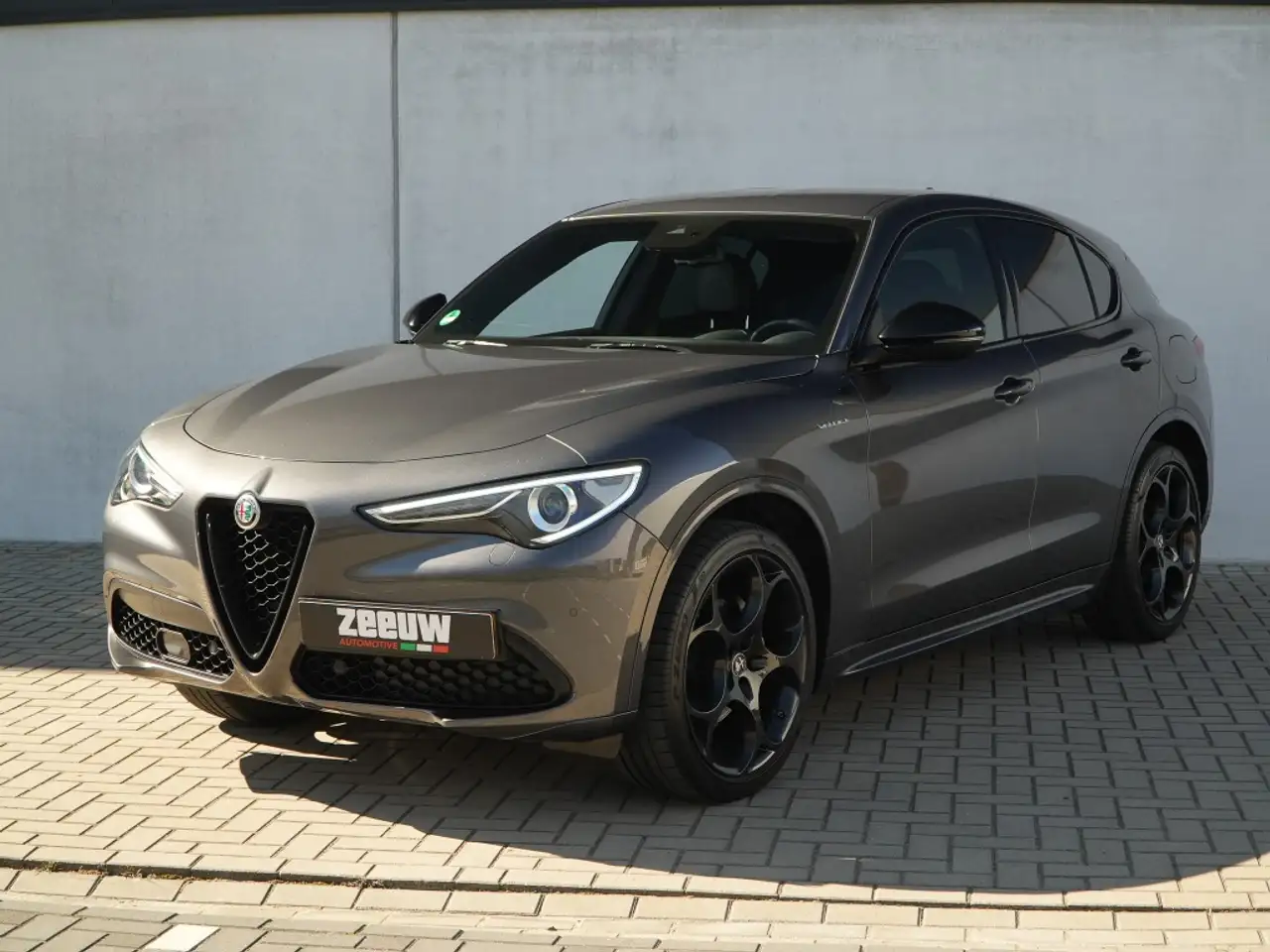 Alfa Romeo Stelvio 2023 — фото 11