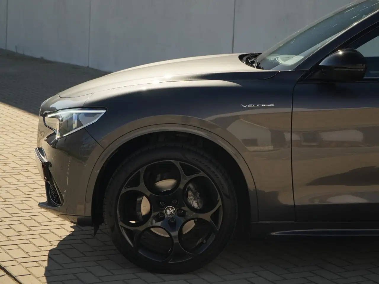 Alfa Romeo Stelvio 2023 — фото 12