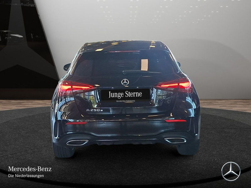 Mercedes-Benz A 250 e AMG+NIGHT+MULTIBEAM+KAMERA+TOTW+KEYLESS+8G — photo 9