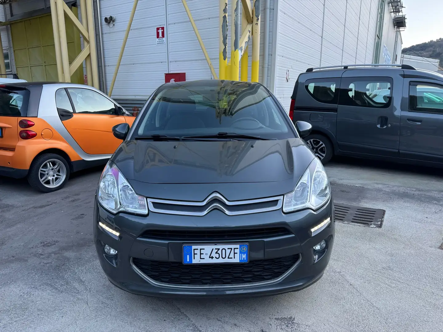 Citroen C3 C3 1.2 puretech Monna Lisa (exclusive) 82cv my16 Argento - 2