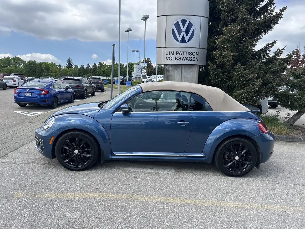 Volkswagen Beetle снимка Volkswagen Beetle