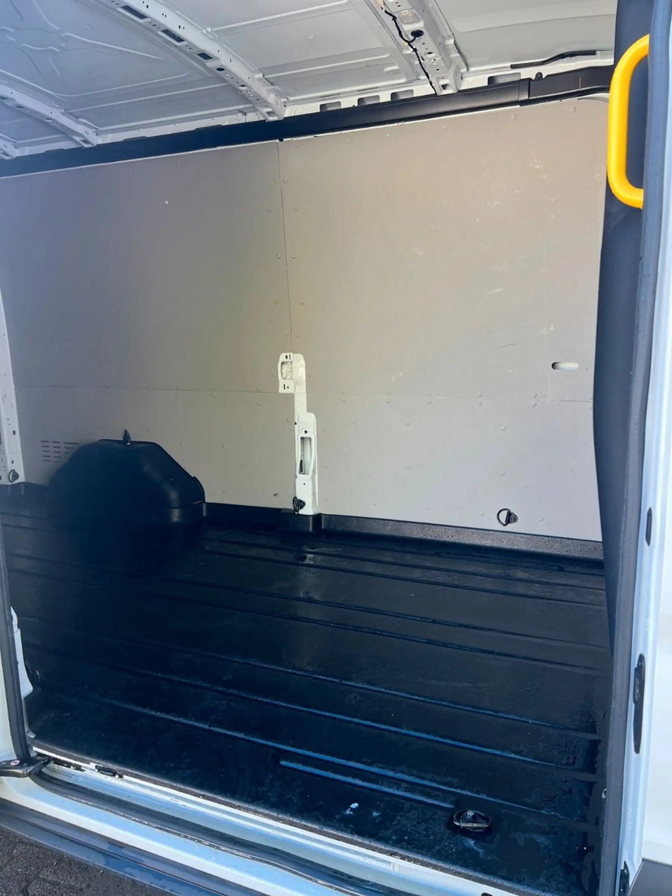 Ford Transit Kasten Trend L3H3 PDC Klima Nur 15TKM — photo 12
