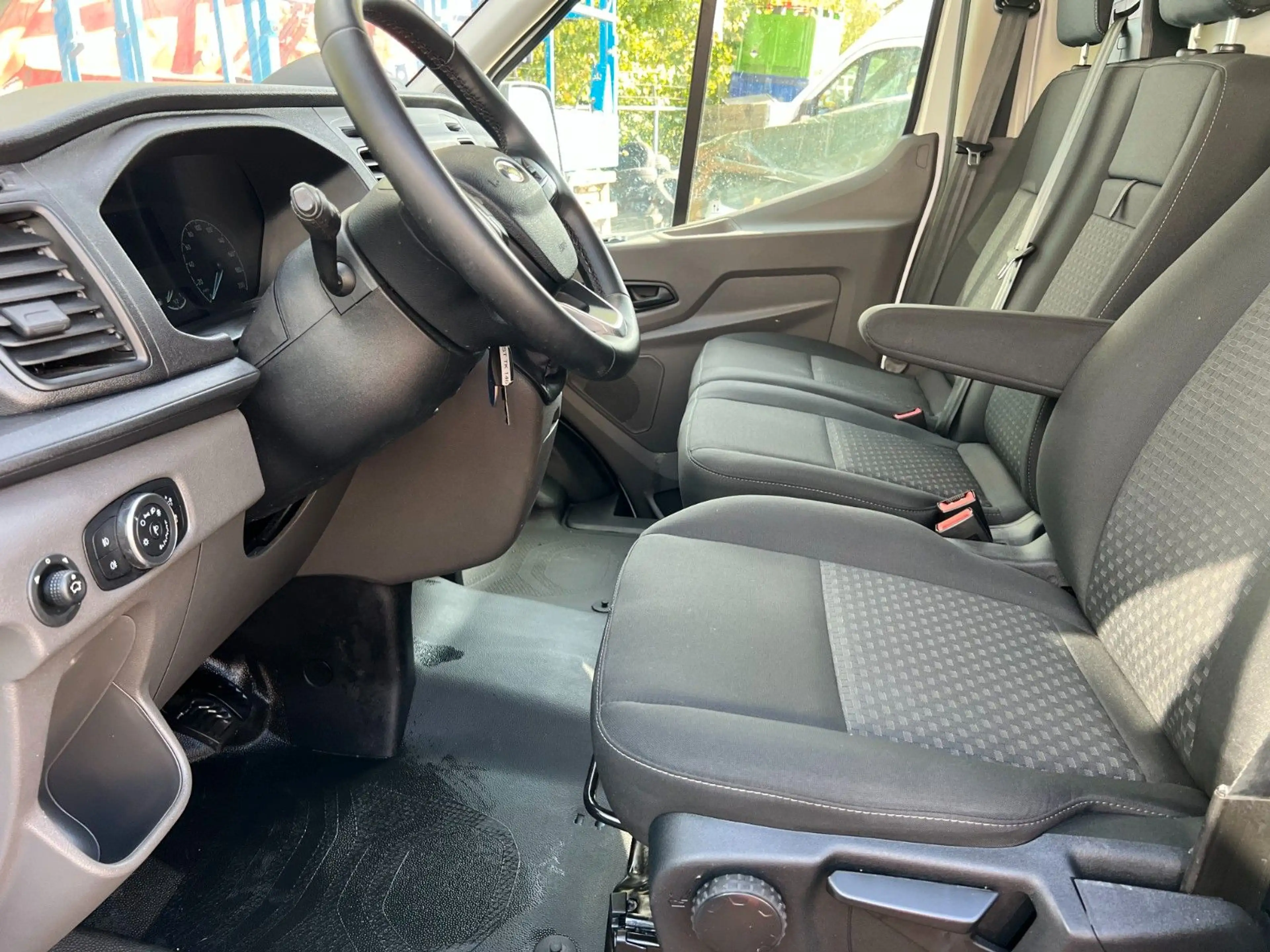 Ford Transit Kasten Trend L3H3 PDC Klima Nur 15TKM — photo 9