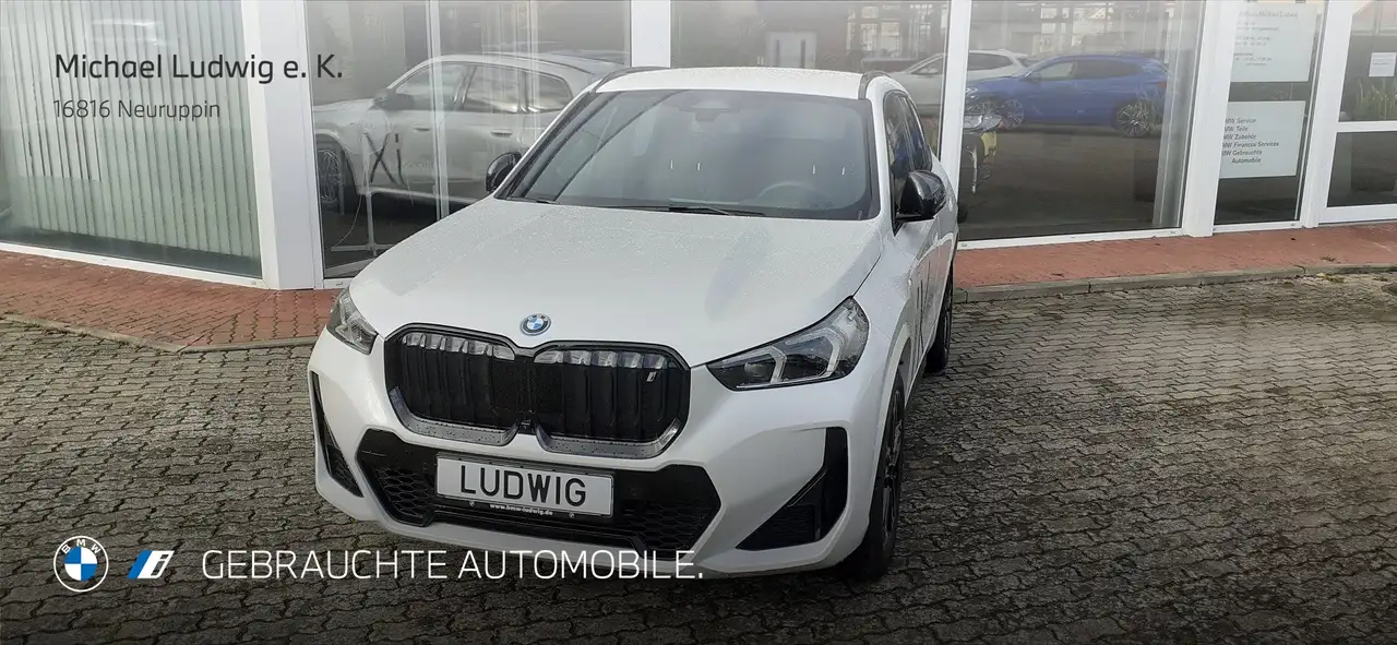 BMW iX1