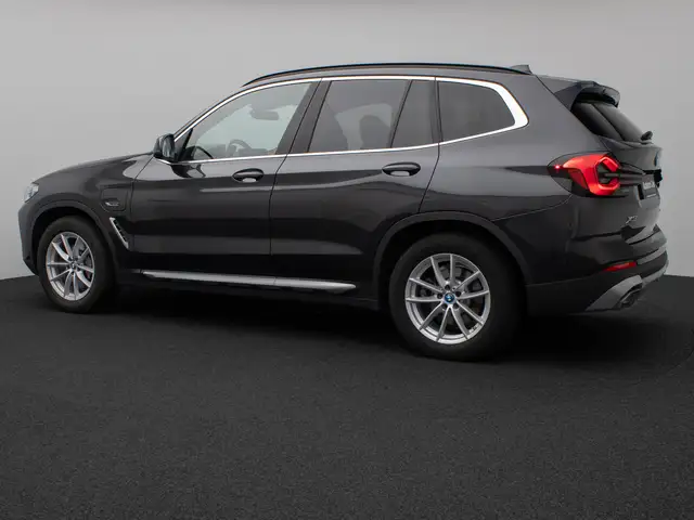 BMW X3 view 10