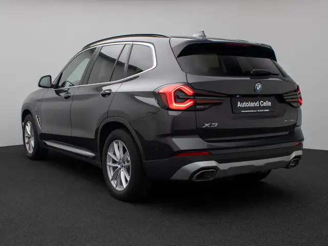 BMW X3 view 9